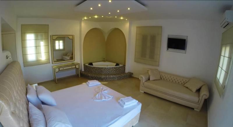 Queen Boutique Suites Mykonos Town Extérieur photo