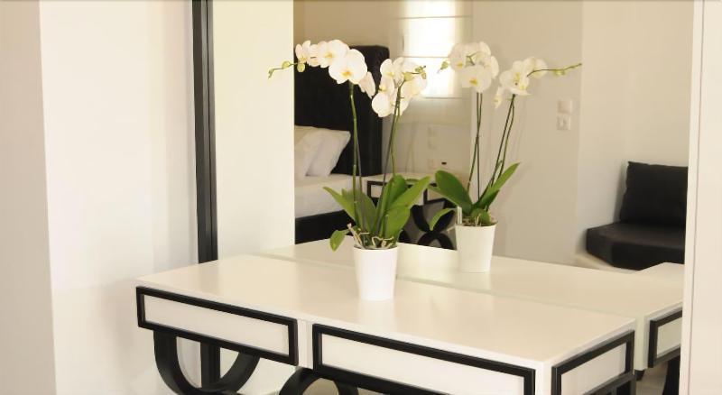 Queen Boutique Suites Mykonos Town Extérieur photo
