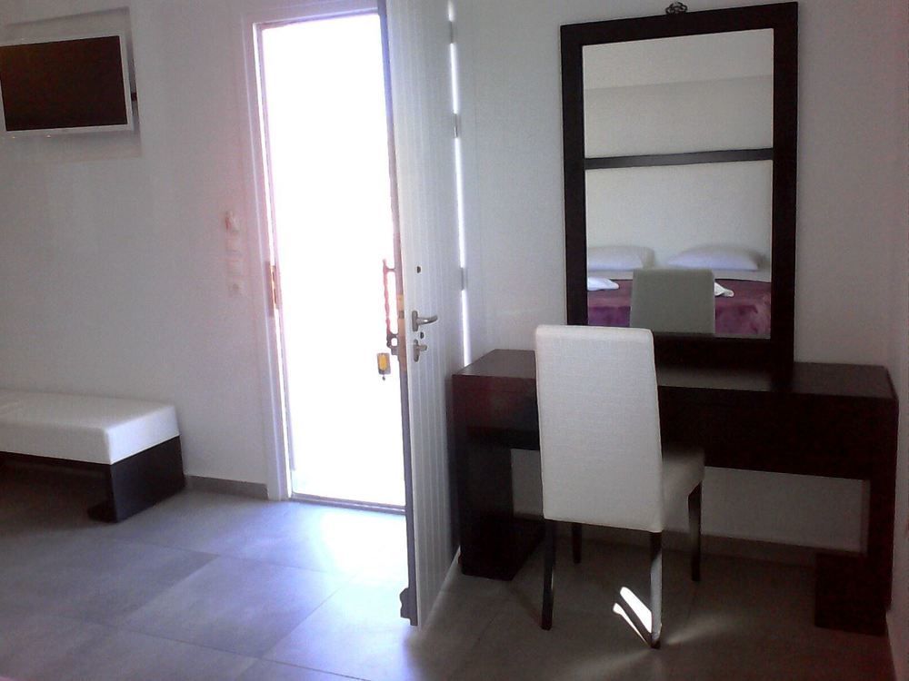 Queen Boutique Suites Mykonos Town Extérieur photo